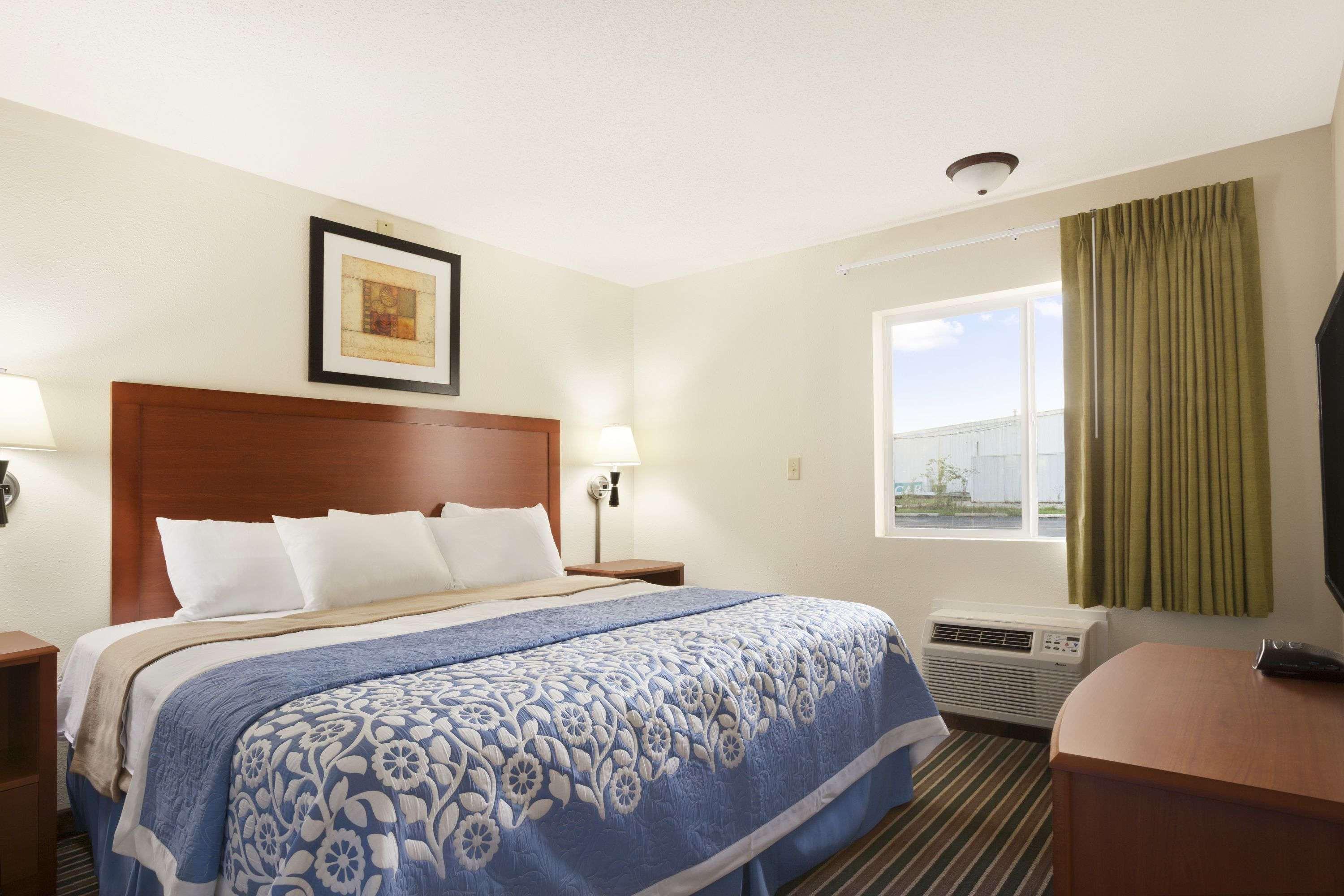 Days Inn By Wyndham Champaign/Urbana Zewnętrze zdjęcie