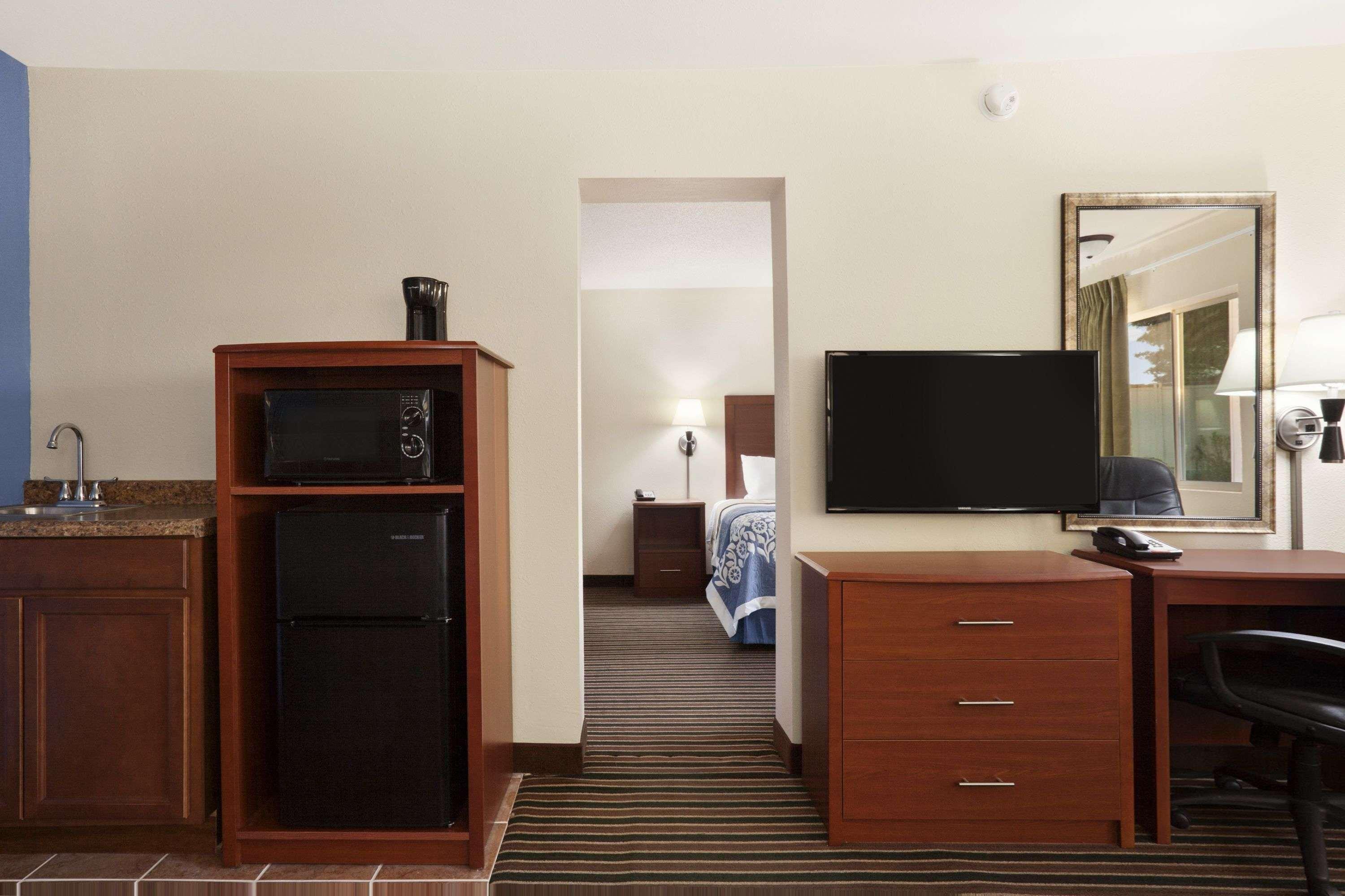 Days Inn By Wyndham Champaign/Urbana Zewnętrze zdjęcie