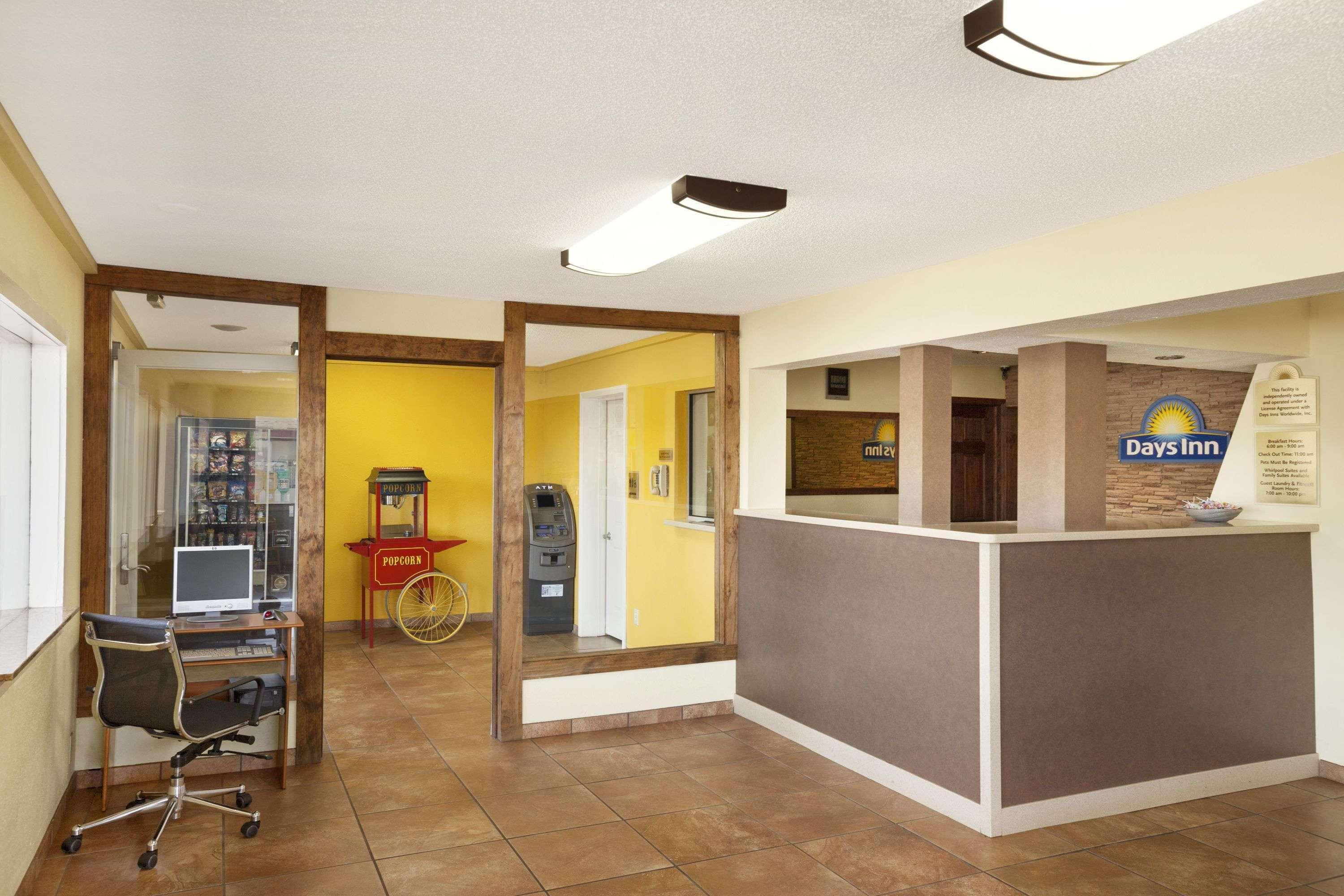 Days Inn By Wyndham Champaign/Urbana Zewnętrze zdjęcie