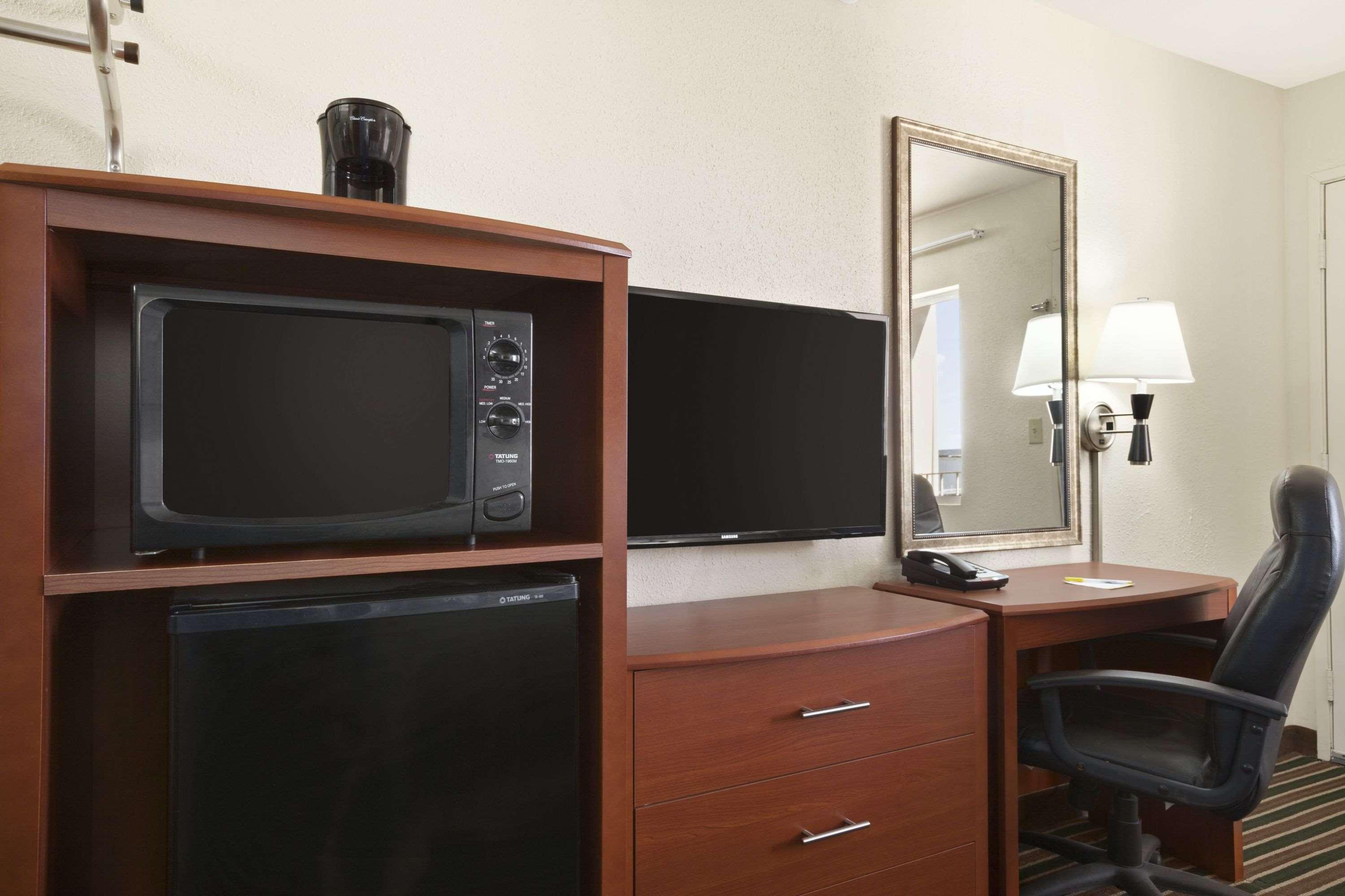 Days Inn By Wyndham Champaign/Urbana Zewnętrze zdjęcie