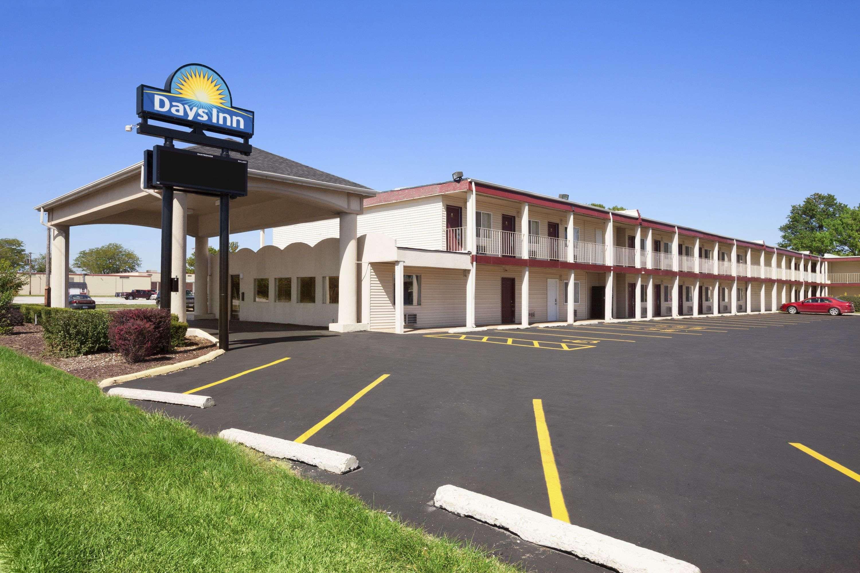 Days Inn By Wyndham Champaign/Urbana Zewnętrze zdjęcie